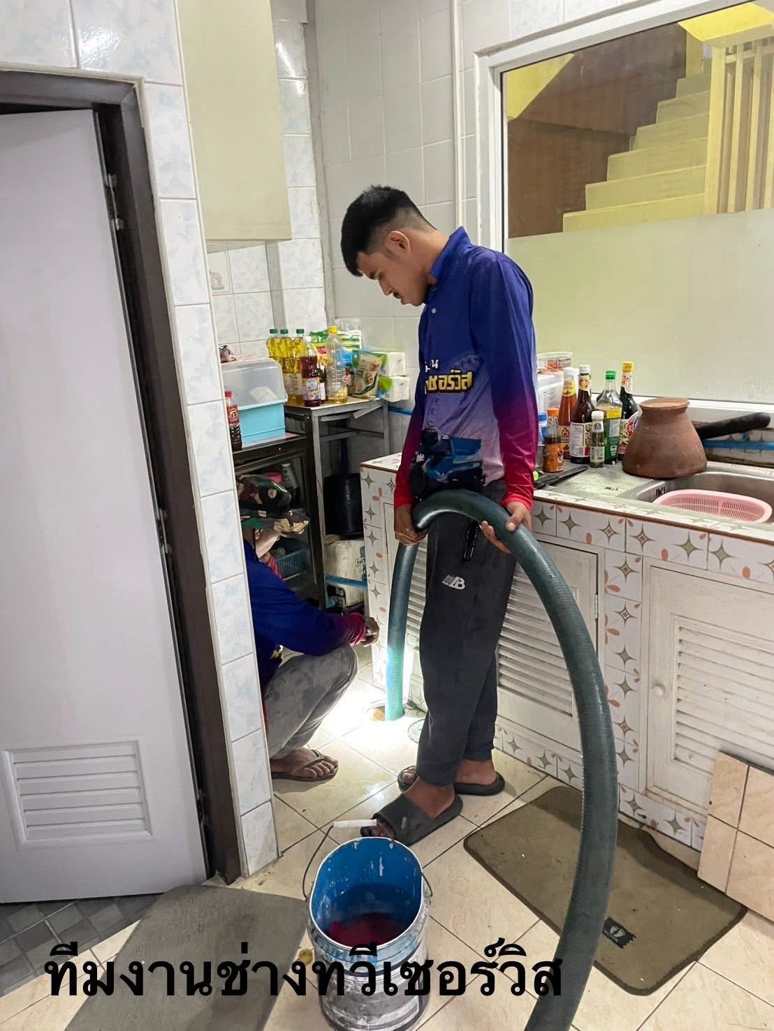 26 - https://ดูดส้วมช่างทวี.com | ช่างทวี บริการรถดูดส้วม สูบส้วม สูบไขมัน เร่งด่วน 24 ชม. ทั่วกรุงเทพฯ และปริมณฑล ทีมงานมืออาชีพประสบการณ์กว่า 10 ปี แก้ตรงจุด ไม่ต้องทุบรื้อ ราคาเป็นกันเอง