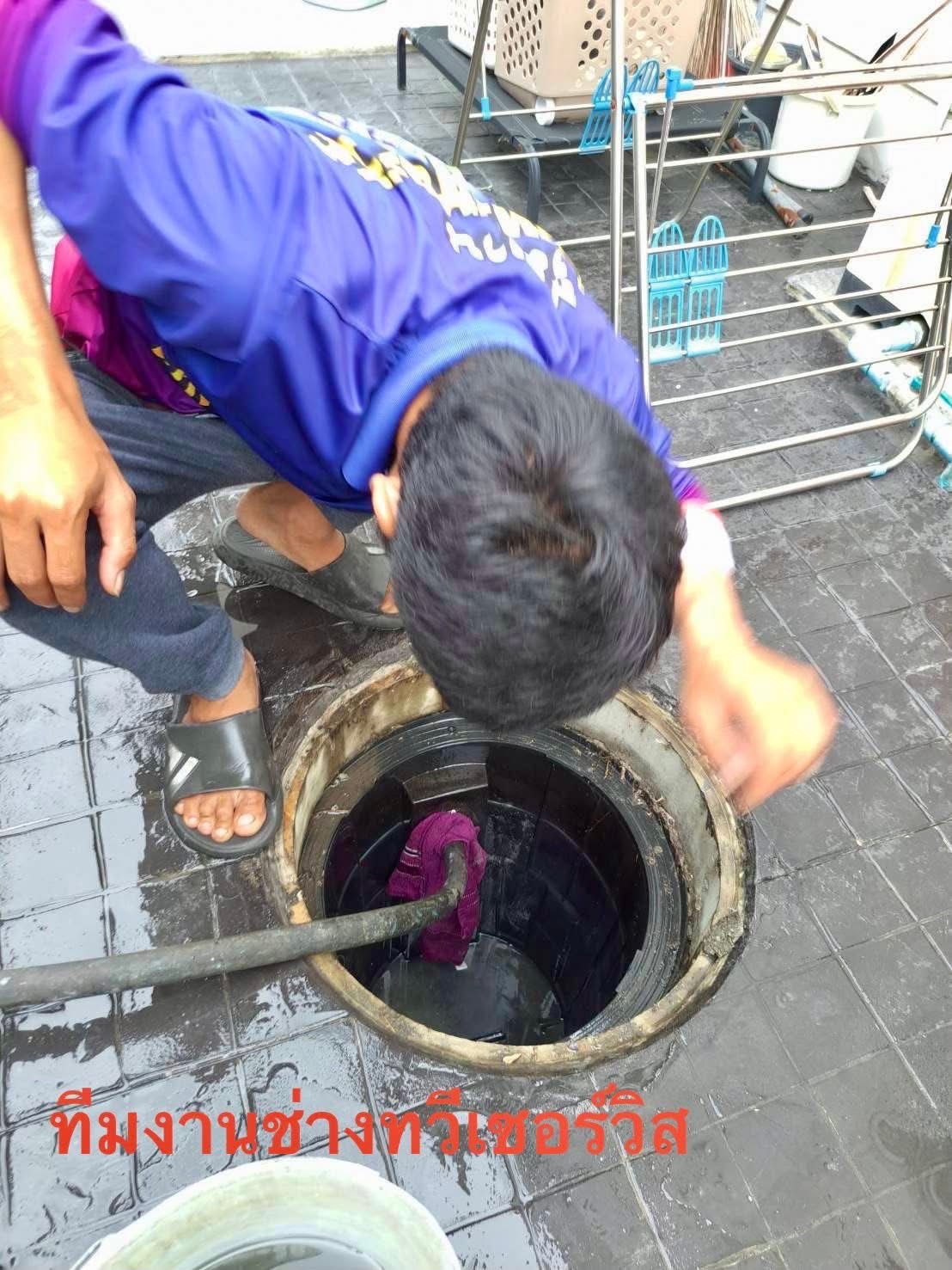 51 - https://ดูดส้วมช่างทวี.com | ช่างทวี บริการรถดูดส้วม สูบส้วม สูบไขมัน เร่งด่วน 24 ชม. ทั่วกรุงเทพฯ และปริมณฑล ทีมงานมืออาชีพประสบการณ์กว่า 10 ปี แก้ตรงจุด ไม่ต้องทุบรื้อ ราคาเป็นกันเอง