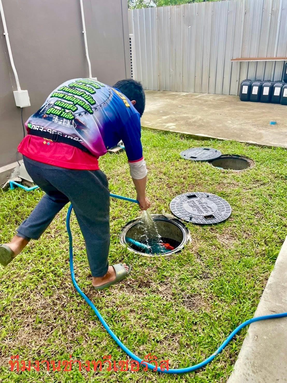 62 - https://ดูดส้วมช่างทวี.com | ช่างทวี บริการรถดูดส้วม สูบส้วม สูบไขมัน เร่งด่วน 24 ชม. ทั่วกรุงเทพฯ และปริมณฑล ทีมงานมืออาชีพประสบการณ์กว่า 10 ปี แก้ตรงจุด ไม่ต้องทุบรื้อ ราคาเป็นกันเอง